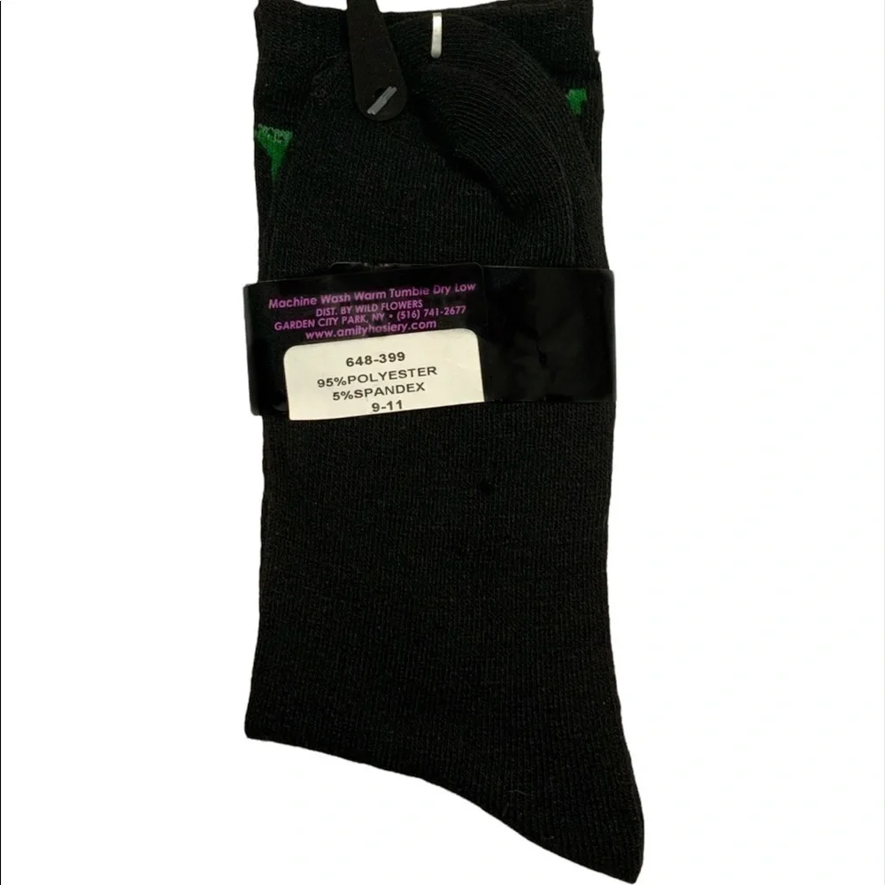Christmas Holiday Crew Socks Holly Joy Black Red Multicolor 9-11 Sock Size NEW